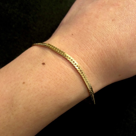 Vintage Jewelry - Gold tone snake chain bracelet Marked “Korea”